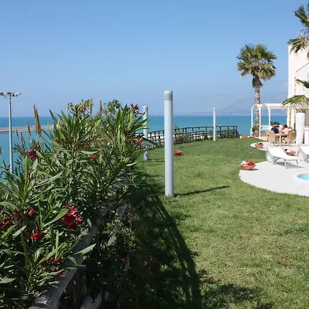 Marina & 4* בלסטראטה