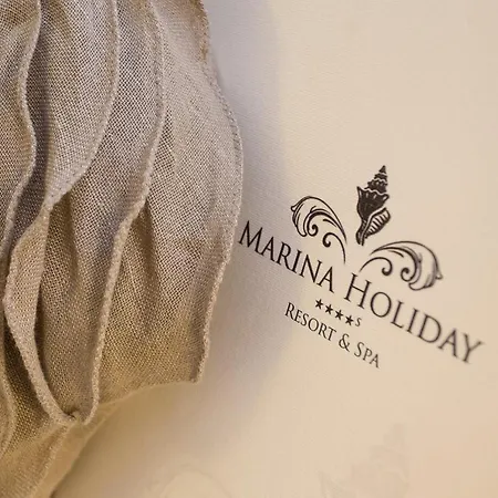 Marina & Hotel 4*