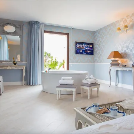 Marina & Hotell 4*