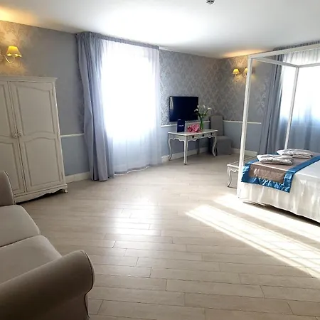Essence Sicily - Marina &