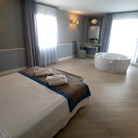 Essence Sicily - Marina & 4*